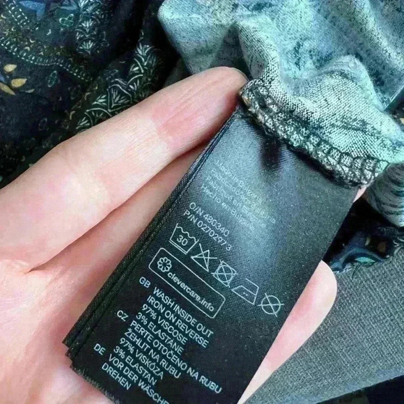 H&M Women’s Blue Green Graphic Aztec Boho Bohemian  Style Casual T-shirt Medium - Picture 6 of 6